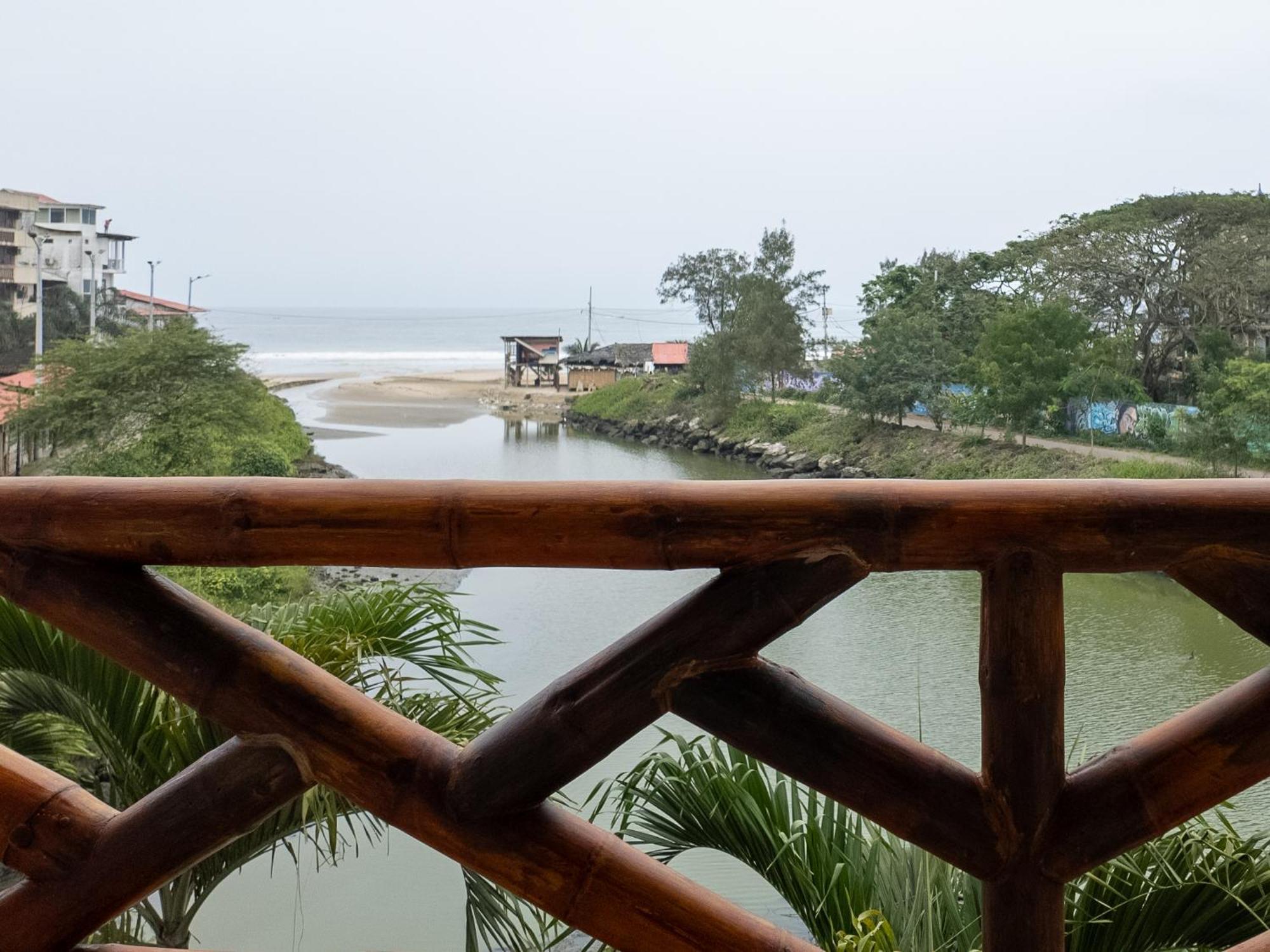 Hotel Sol Y Playa Montañita Kültér fotó